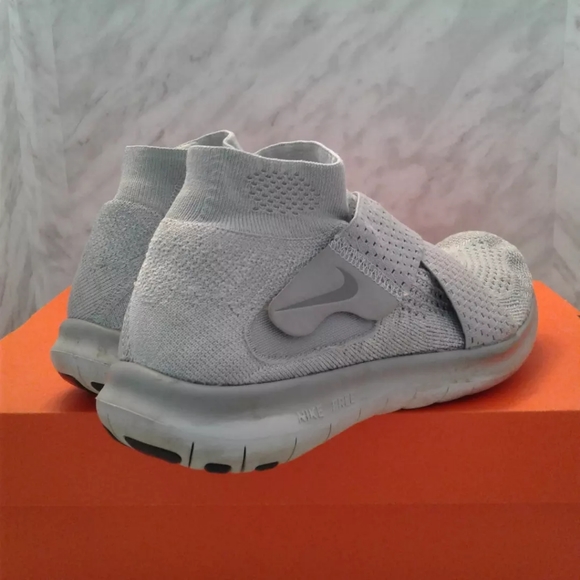 Nike Free Rn Motion Flyknit Running Shoe Wolf Grey 880846-005 Women's sz 8 - Picture 2 of 6